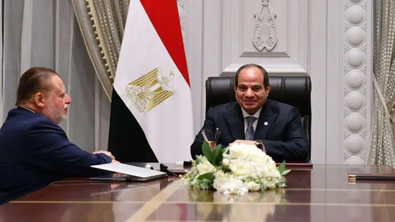 عاجل.. الرئيس السيسي يجتمع مع محافظ البنك المركزي