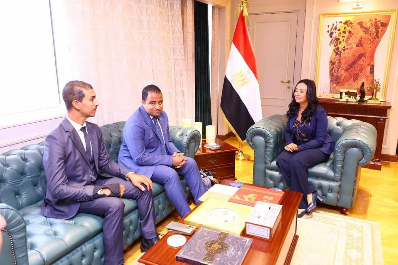 وزيرة التضامن تشيد بدور مؤسسة “ظواهر” في مواجهة السلوكيات السلبية