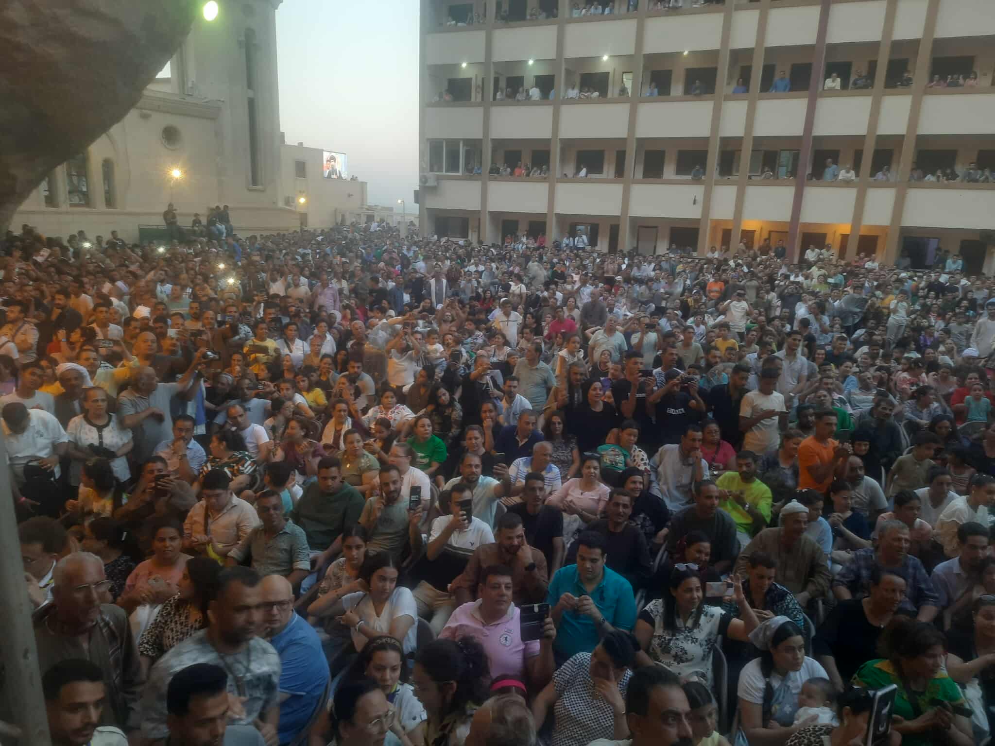 “ملايين الزوار فى حضن الجبل” بالليلة الختامية لإحتفالات السيدة العذراء بدرنكة فى أسيوط