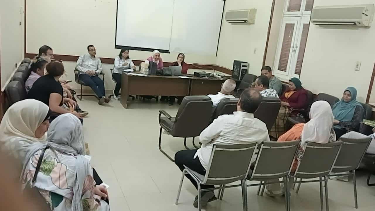 بمشاركة 250 طبيب..وزارة الصحة تنفذ 10 دورات تدريبية بأسيوط لمناهضة ختان الإناث