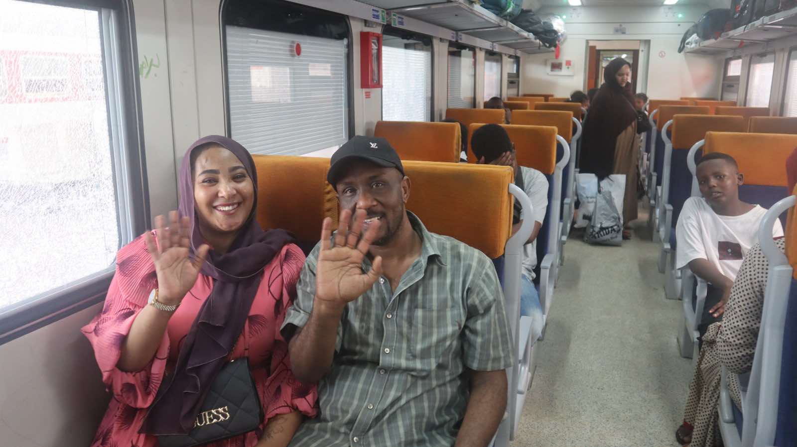 مصر تسير القطار السادس لتسهيل عودة السودانيين طوعًا