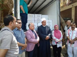 الجيزة توزع ٣ أطنان من لحوم صكوك الأضاحي على الأسر الأولى بالرعاية