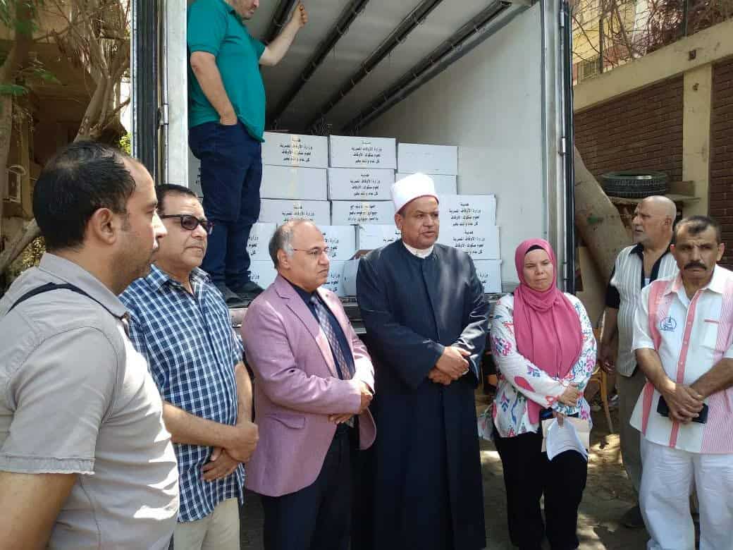 الجيزة توزع ٣ أطنان من لحوم صكوك الأضاحي على الأسر الأولى بالرعاية