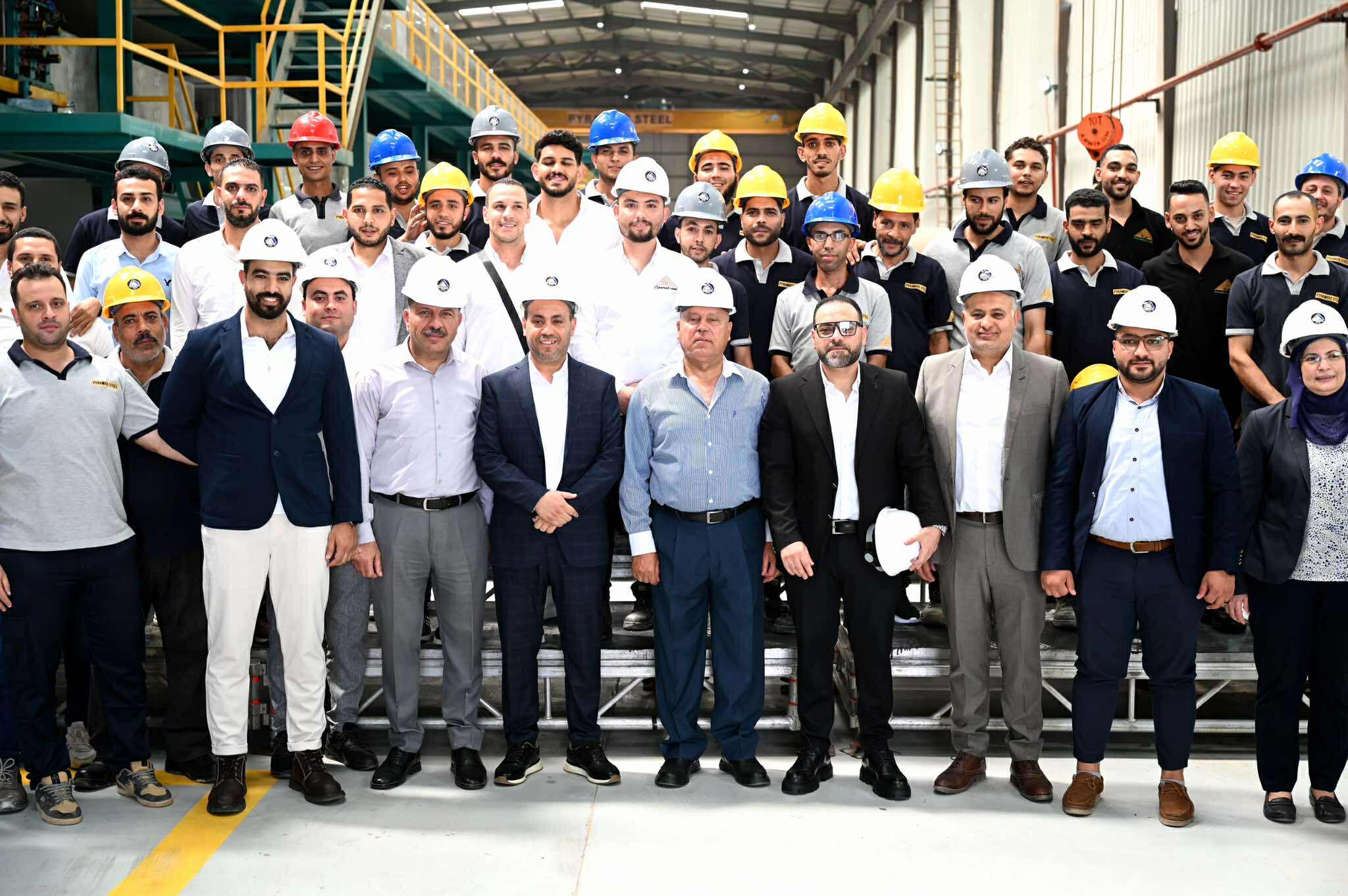 وزير الصناعة والنقل يفتتح خطوط إنتاج جديدة ويعلن خطط تطوير للبنية الصناعية بالعاشر من رمضان