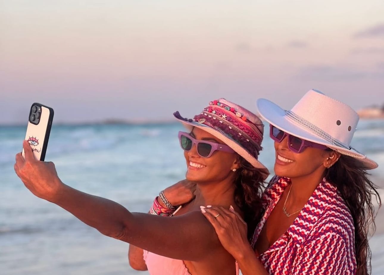 بشرى تخطف الأنظار بإطلالة أنيقة وناعمة