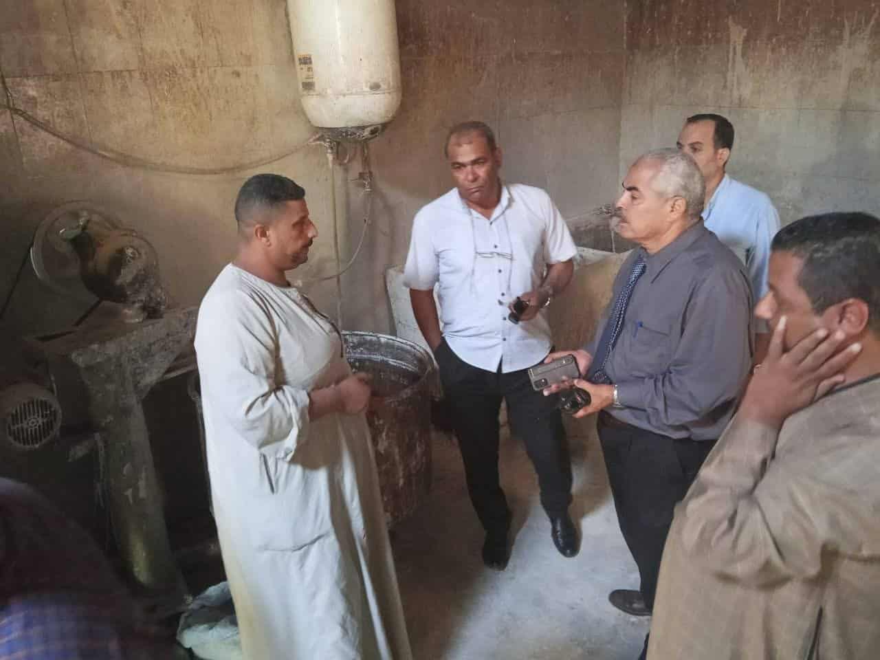 تحرير 26 مخالفة تموينية وضبط نصف طن دقيق مدعم و5 أطنان زيت مستخدم قبل تداولهما في المنيا