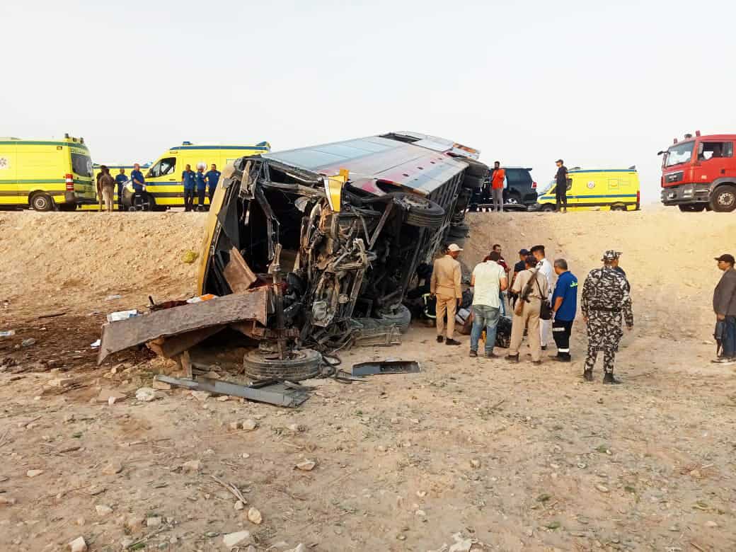 وفاة وإصابة 33 شخصا في حادث تصادم أتوبيس بجرار زراعي بأسيوط