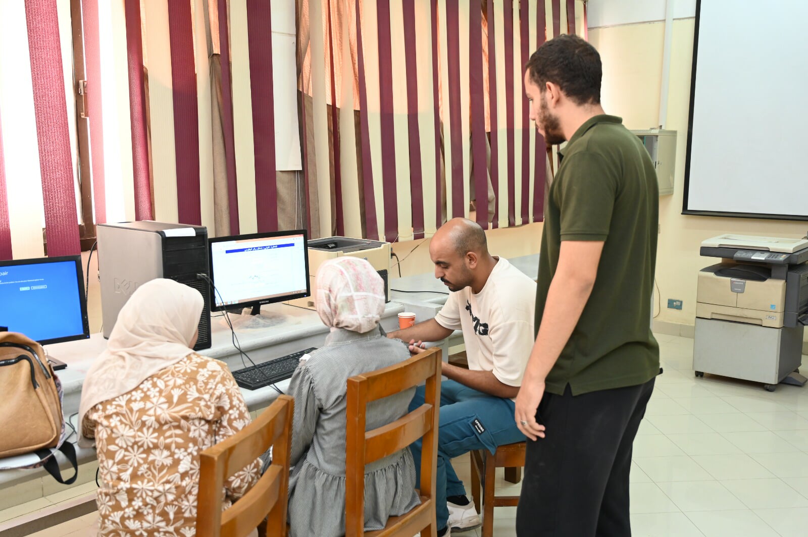 التعليم العالي تسهّل تسجيل رغبات طلاب المرحلة الثالثة بمعامل الحاسب بالجامعات