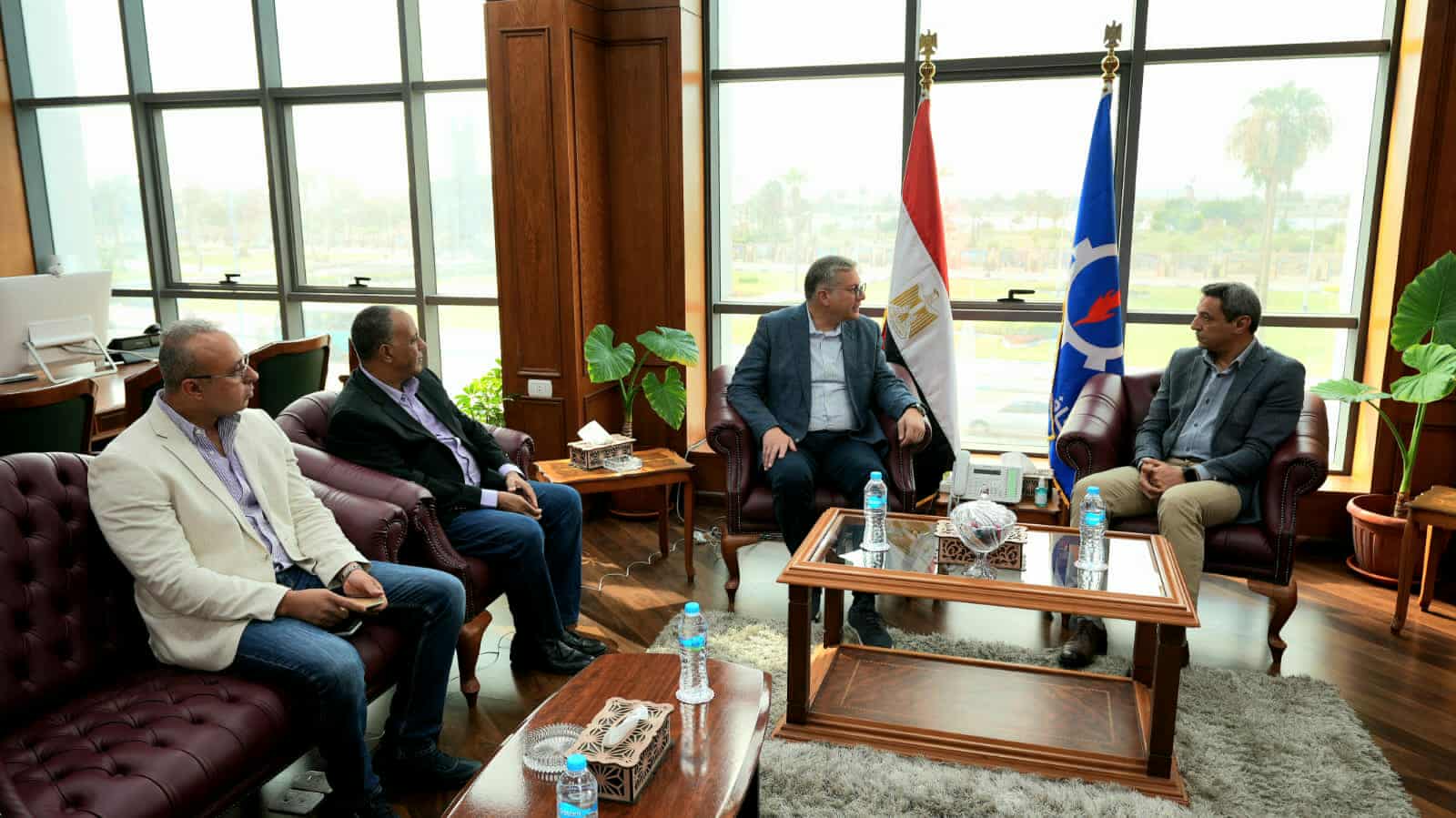 30 مليون جنيه لدعم السويس…وزير البترول يكشف مساهمات القطاع في المشروعات المجتمعية