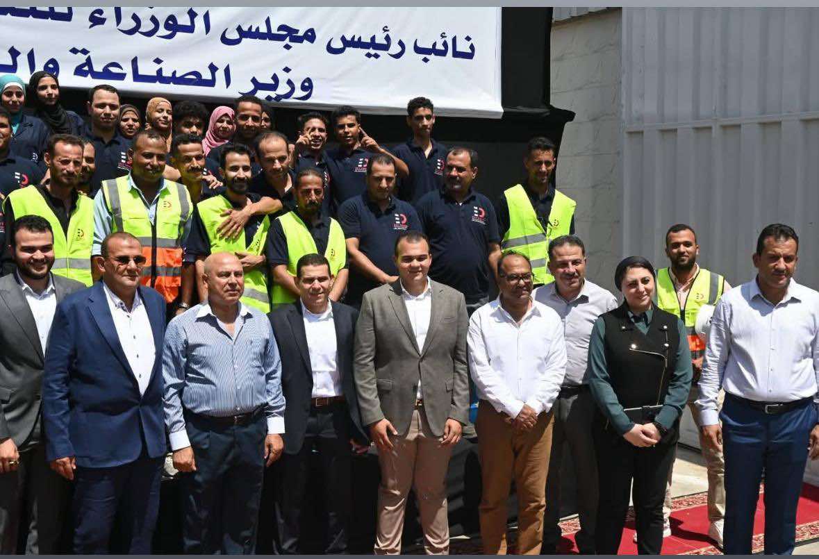 إيجي دينيم للنسيج تشهد زيارة تفقدية من وزير الصناعة لمصنعها بالعاشر من رمضان