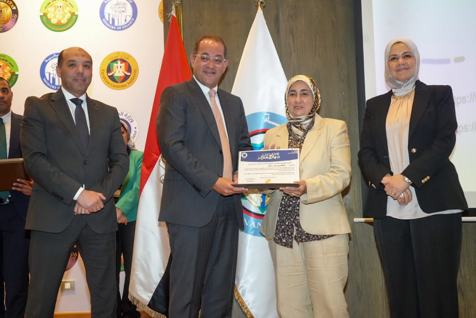 وزير المالية يكرم ٦ مأموريات ضريبية حققت نتائج متميزة في مسار الشراكة مع مجتمع الأعمال