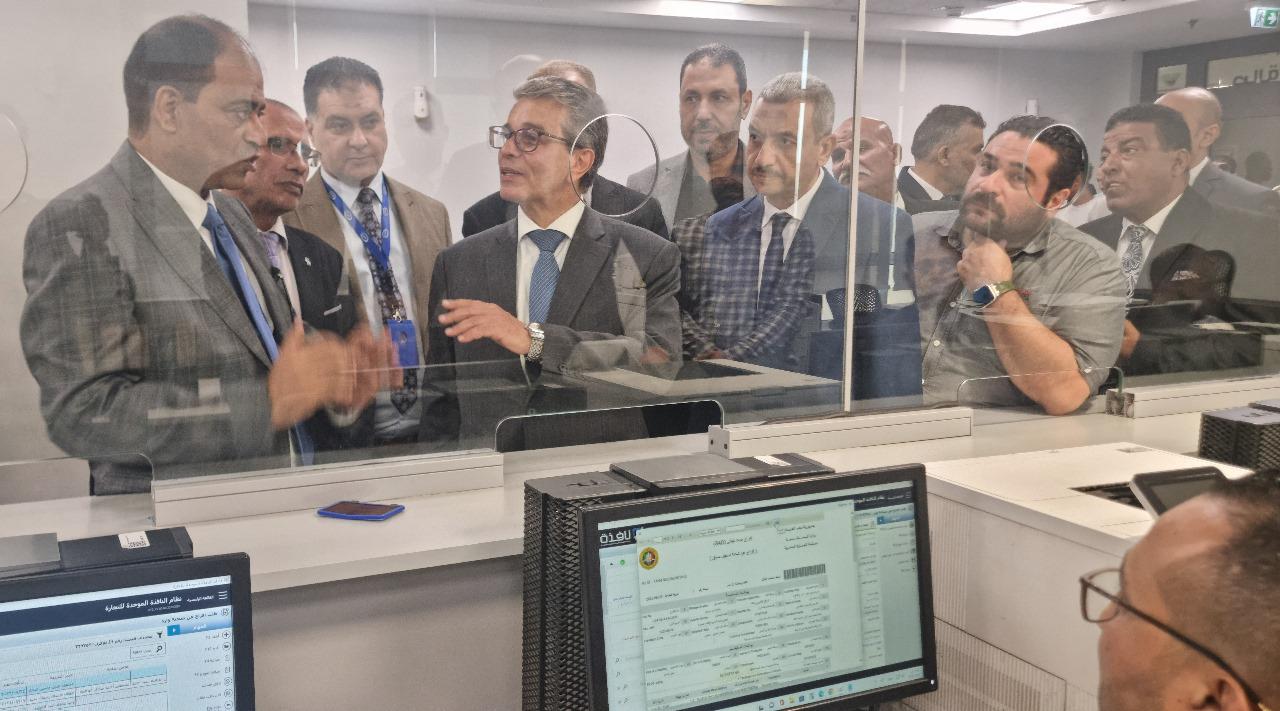 أموى.. فى جولة ميدانية بالمنافذ الجمركية بالعين السخنة: لدينا برنامج شامل ومتطور للإصلاح الجمركى