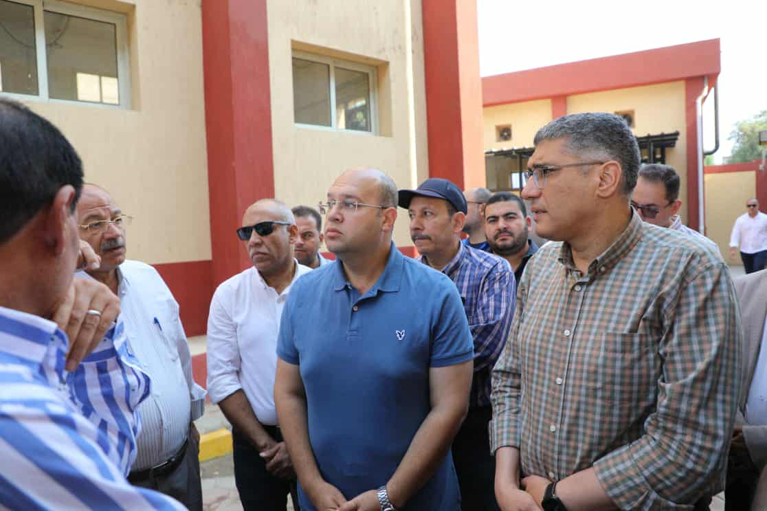 محافظ الجيزة يتفقد محطة رفع الصرف الصحي الرئيسية بمنيل شيحة
