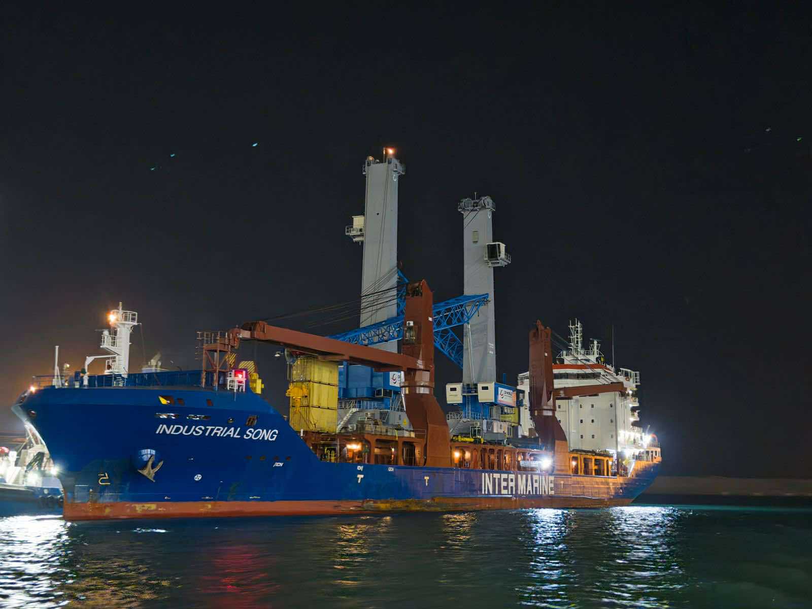 “دي بي ورلد مصر” تستقبل أحدث الرافعات العملاقة لتعزيز مكانة مصر كمركز لوجستي إقليمي