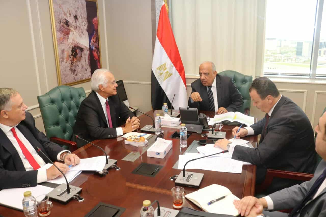 وزير الكهرباء يلتقي رئيس مجموعة “كوبولوزيس اليونانية “.. يؤكد: الربط مع أوروبا يجعلنا مركزاً إقليمياً لتبادل الطاقة بين القارات