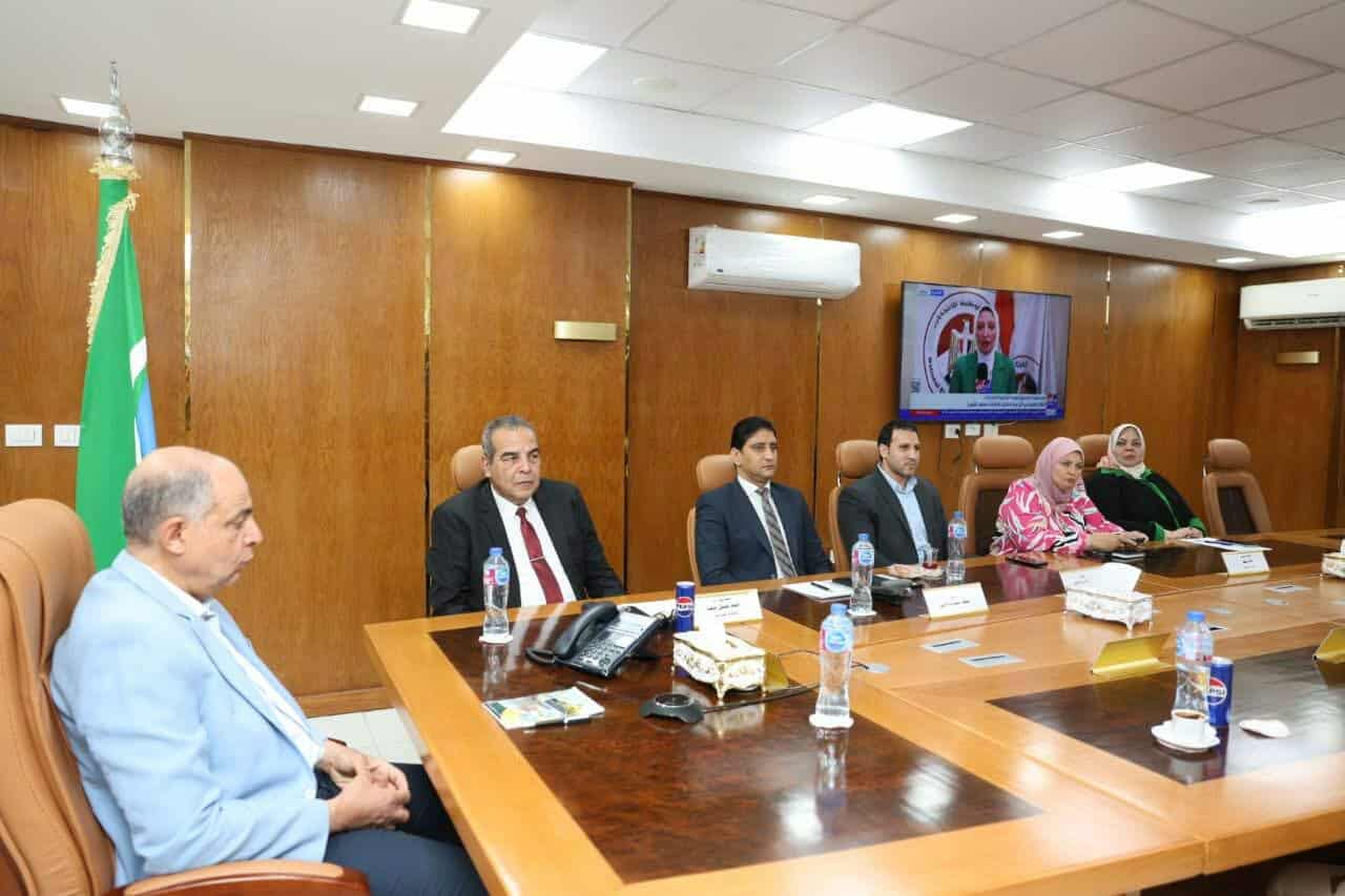 محافظ المنيا يتابع انتظام سير العملية الانتخابية في اليوم الثاني لانتخابات مجلس الشيوخ