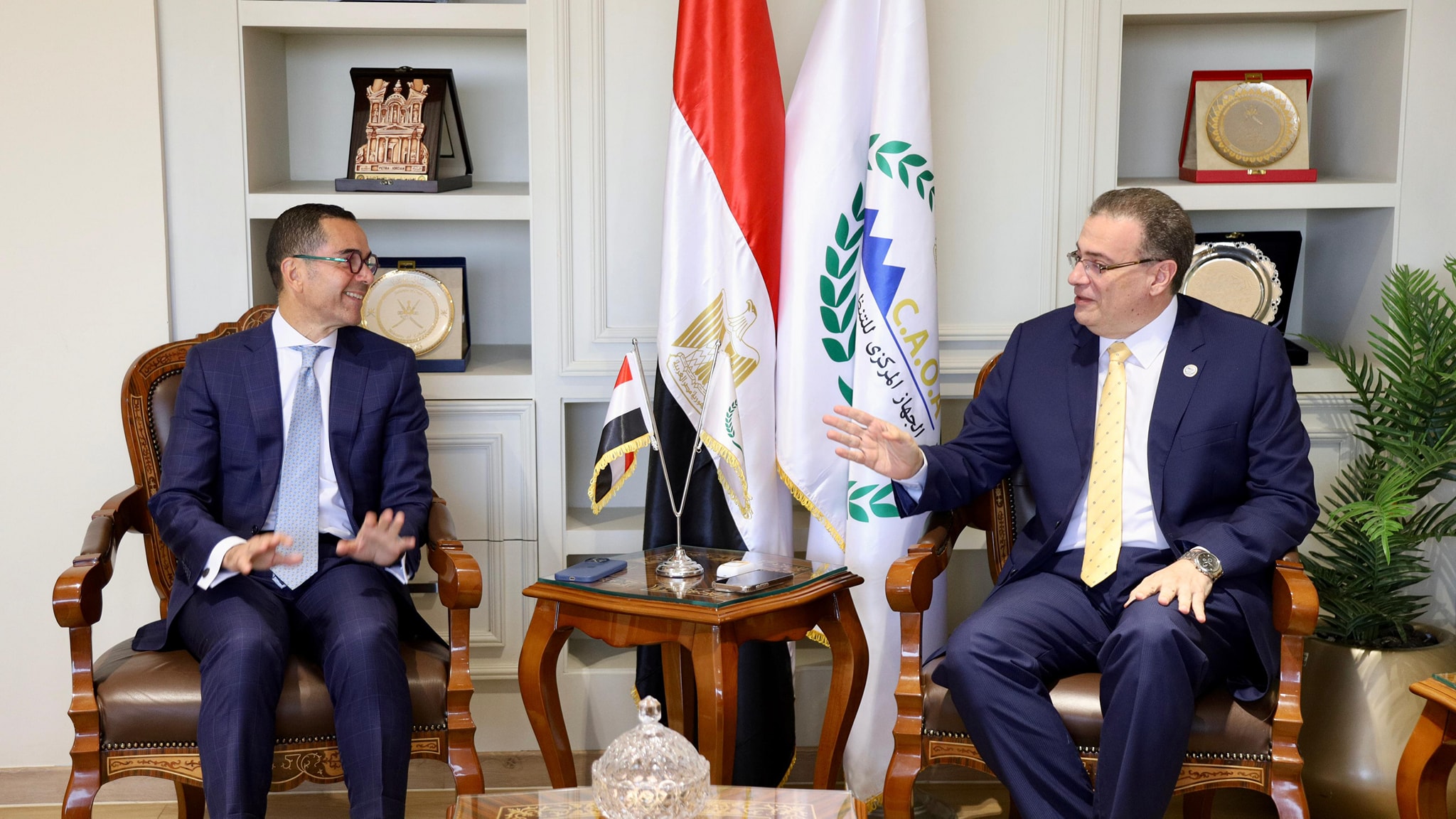 رئيس “التنظيم والإدارة يبحث مع وزير الاستثمار سبل تعزيز التعاون