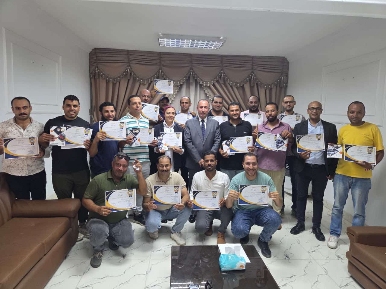 النقل تختتم تدريب أول دفعة من السائقين ضمن مبادرة “سائق واعٍ .. لطريق آمن”