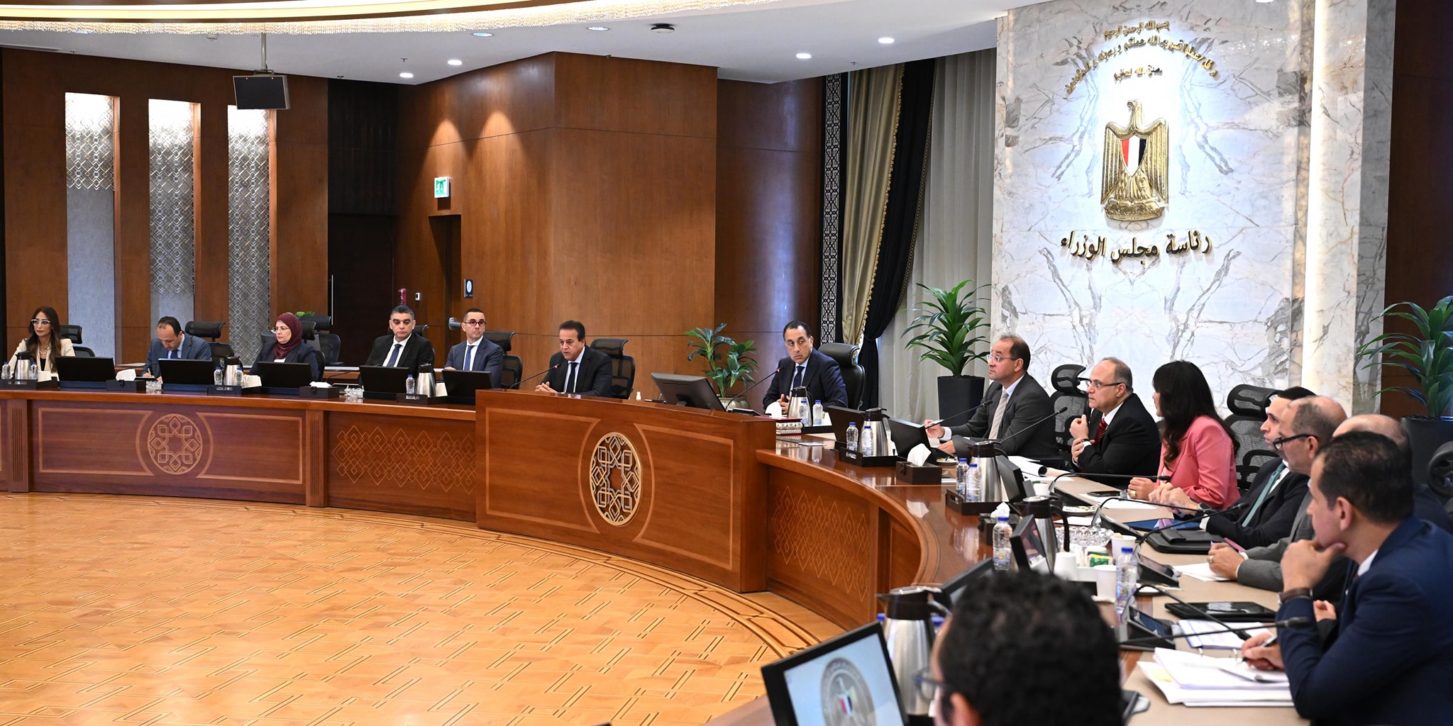 رئيس الوزراء يتابع تدابير توفير الأدوية والمستلزمات الطبية