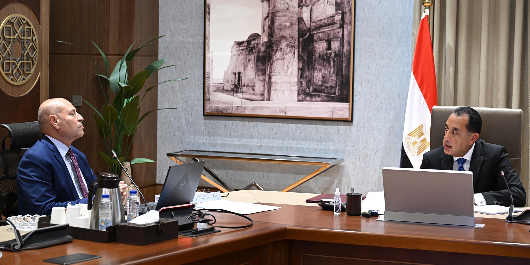 رئيس الوزراء يطلع على موقف المشروعات الجارية بالقاهرة