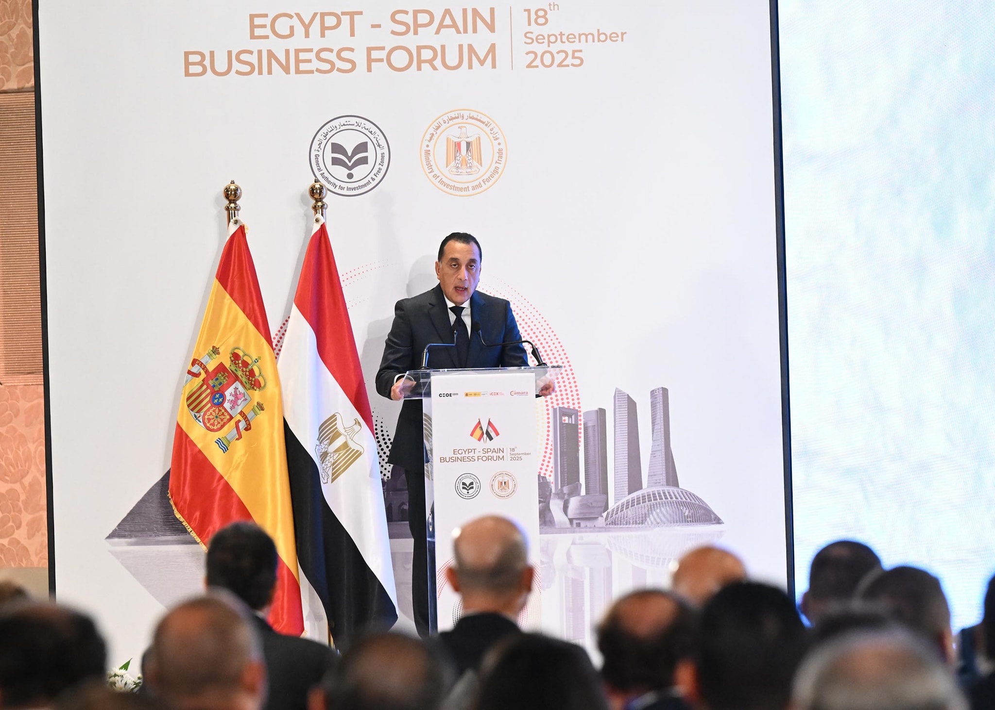 رئيس الوزراء يفتتح الملتقى المصري الأسباني للأعمال