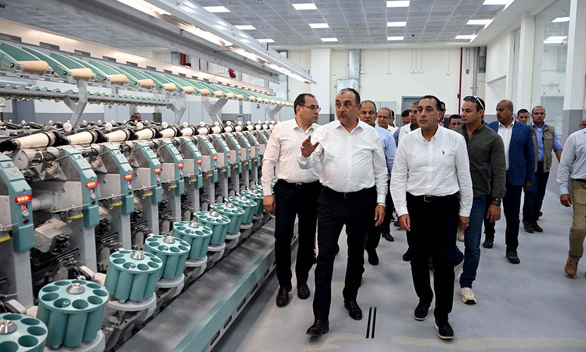 رئيس الوزراء يتفقد مصنع الغزل بشركة مصر شبين الكوم
