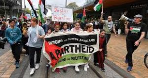 الآلاف يخرجون في مسيرة مؤيدة للفلسطينيين في ينيوزيلندا