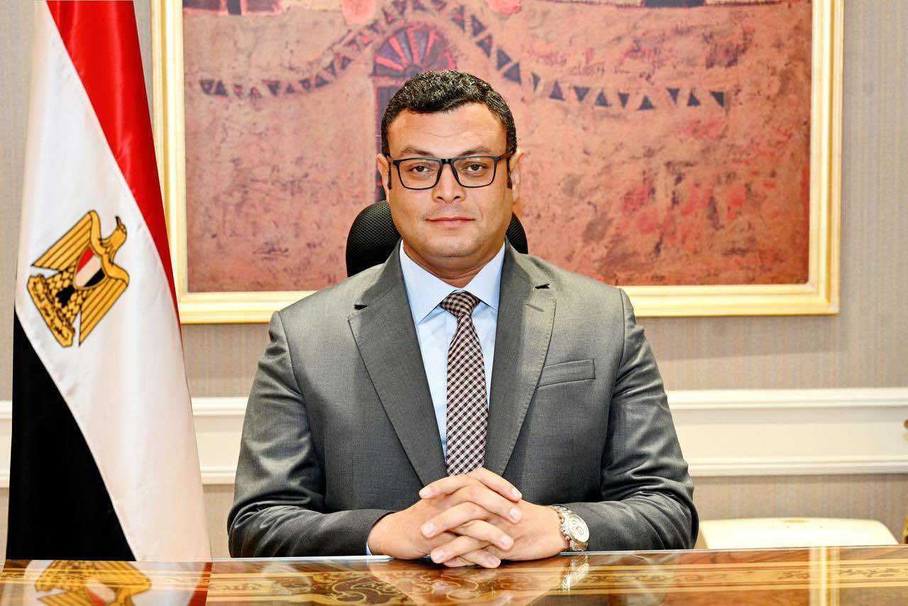 وزير الإسكان يتابع موقف حجز وحدات الطرح الأخير في عدة مدن على موقع بنك التعمير