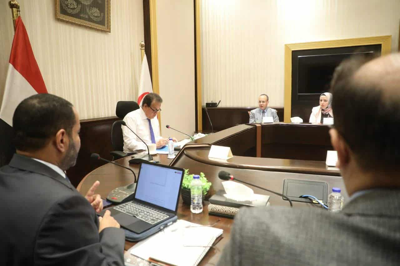 وزير الصحة يجتمع لمتابعه البرنامج الوطني لمكافحة الإيدز