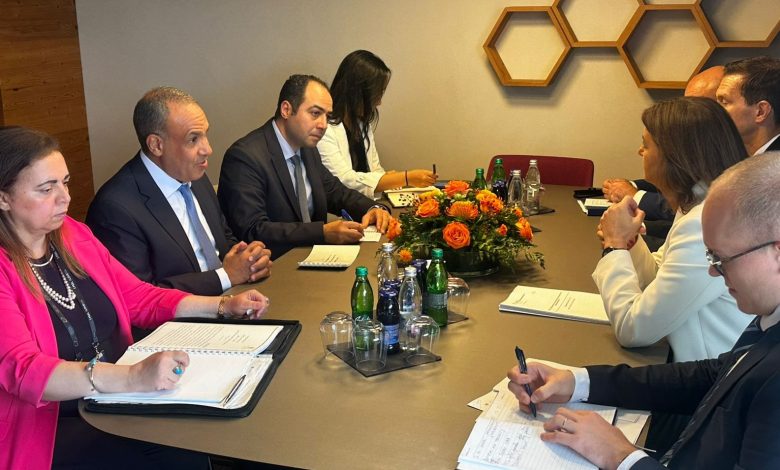 مصر وسلوفينيا تبحثان تطورات غزة وتدعوان لوقف إطلاق النار