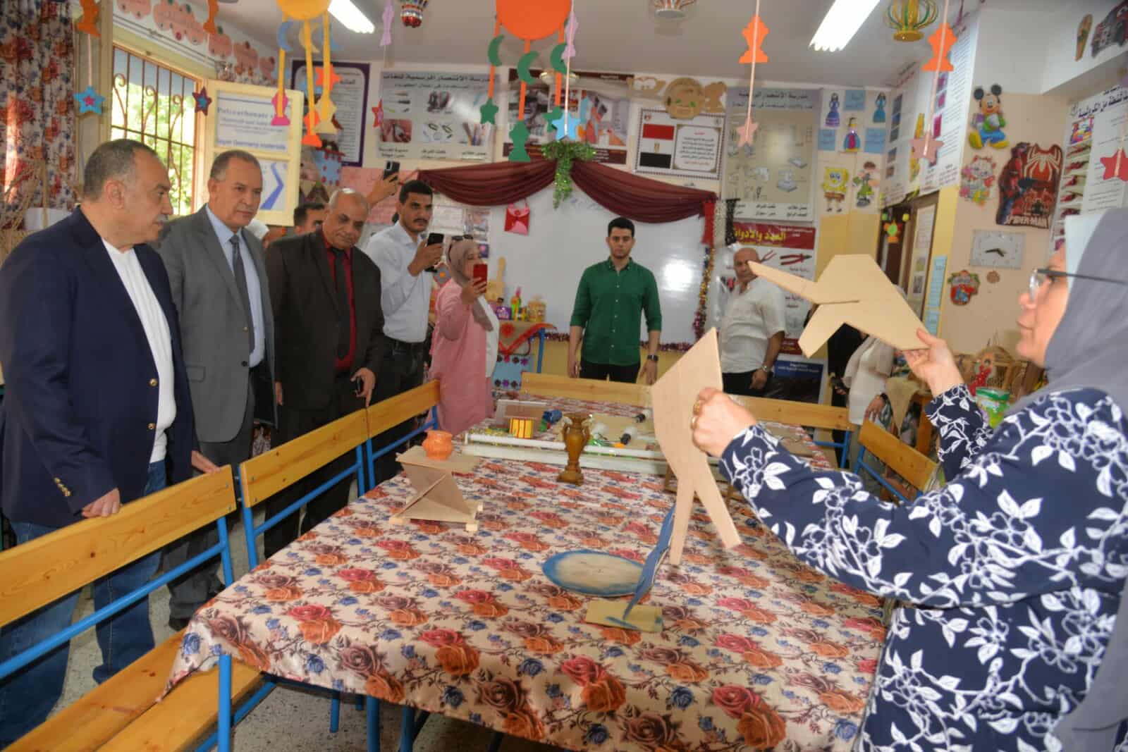 محافظ أسيوط يتفقد عدداً من المدارس لمتابعة الاستعدادات النهائية للعام الدراسي
