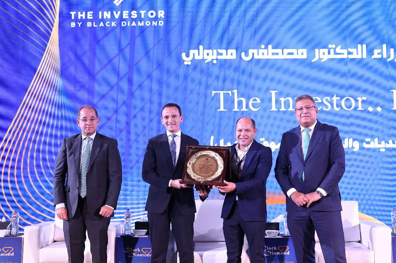 مؤتمر The Investor يكرم وزيرَي المالية والإسكان ورئيس هيئة الاستثمار وأمين عام المؤتمر