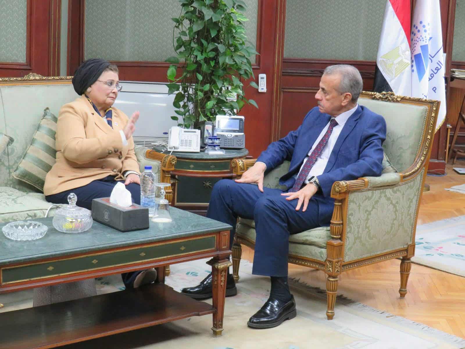 نائب وزير الصحة تبحث مع رئيس “المركزي للتعبئة والإحصاء” إجراءات تعاون الجهات المعنية في إعداد مسح الأسرة المصرية