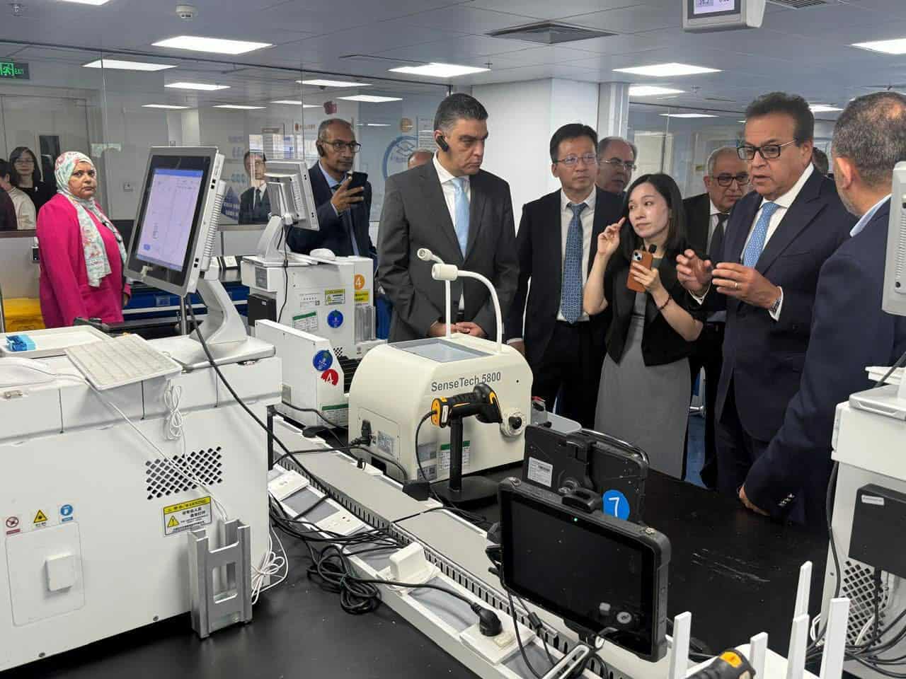 وزير الصحة يلتقي ممثلي مركز «نينغبو» للباثولوجيا الإكلينيكية التشخيصي بالصين