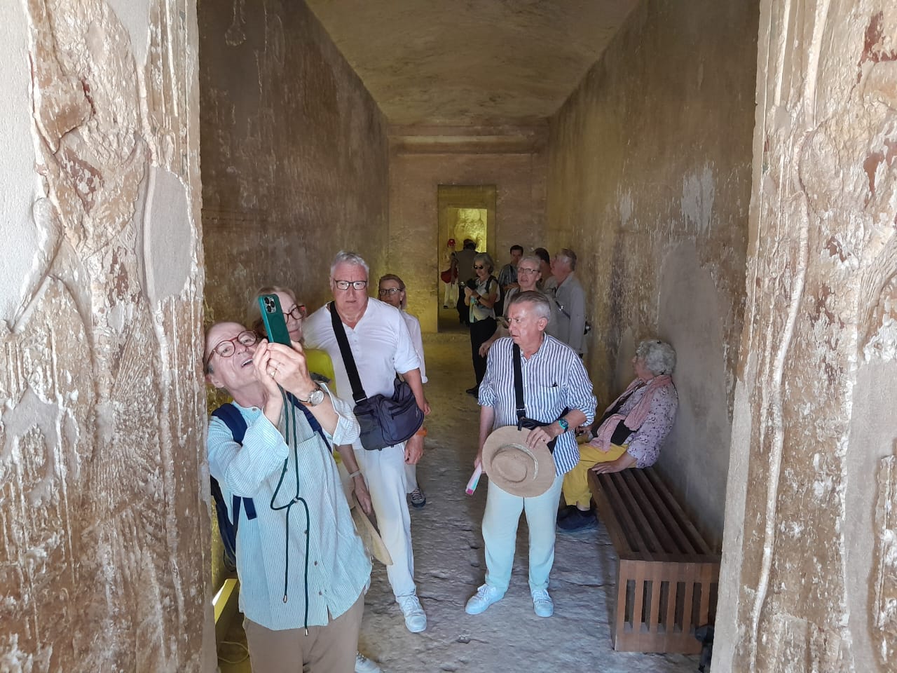 مع انطلاق الموسم السياحي.. توافد السياح على المناطق الأثرية بالمنيا