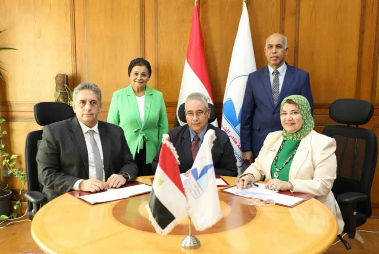 نائب وزير الصحة تشهد توقيع بروتوكول تعاون بين المجلس القومي للسكان وجامعة كفر الشيخ ومديرية الشؤون الصحية بالمحافظة