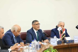 ندوة موسعة لمحافظ الجيزة مع وفد الهيئة الوطنية للصحافة