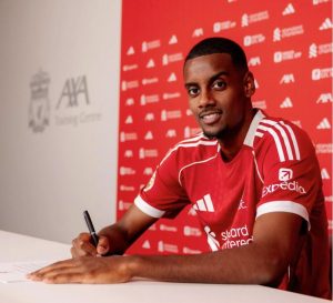 الدوري الإنجليزي ينفق مبالغ تاريخية في الانتقالات الصيفية