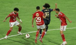 الأهلي ينهي القمة بالفوز على الزمالك بهدفين 