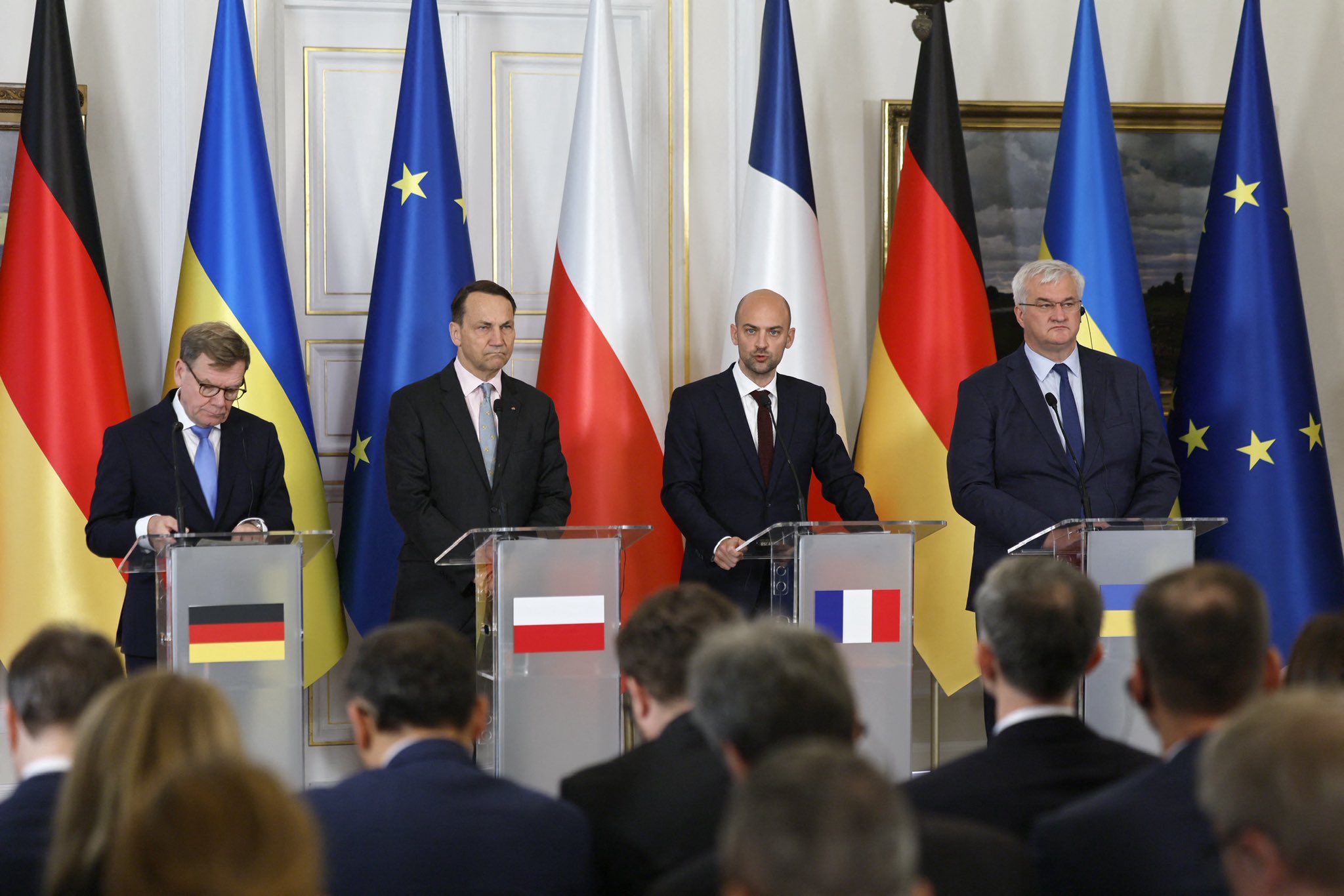 فرنسا وألمانيا وبولندا تجدد دعم أوكرانيا وتعلن عقوبات على روسيا