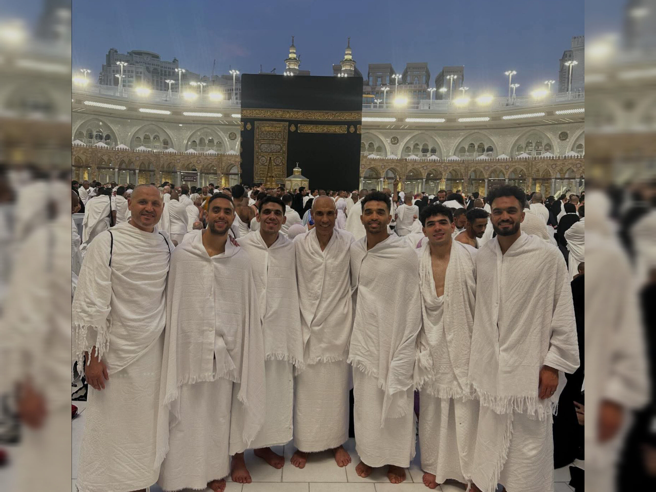 لاعبي بيراميدز تؤدي مناسك العمرة عقب الفوز على أهلي جدة (صور)