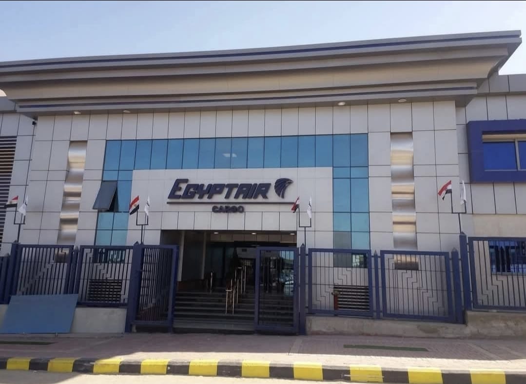 مصر للطيران للشحن الجوي تُعدم كميات من البضائع المهملة والكيماويات دعمًا لسياسة الدولة في تعزيز السلامة وكفاءة التشغيل