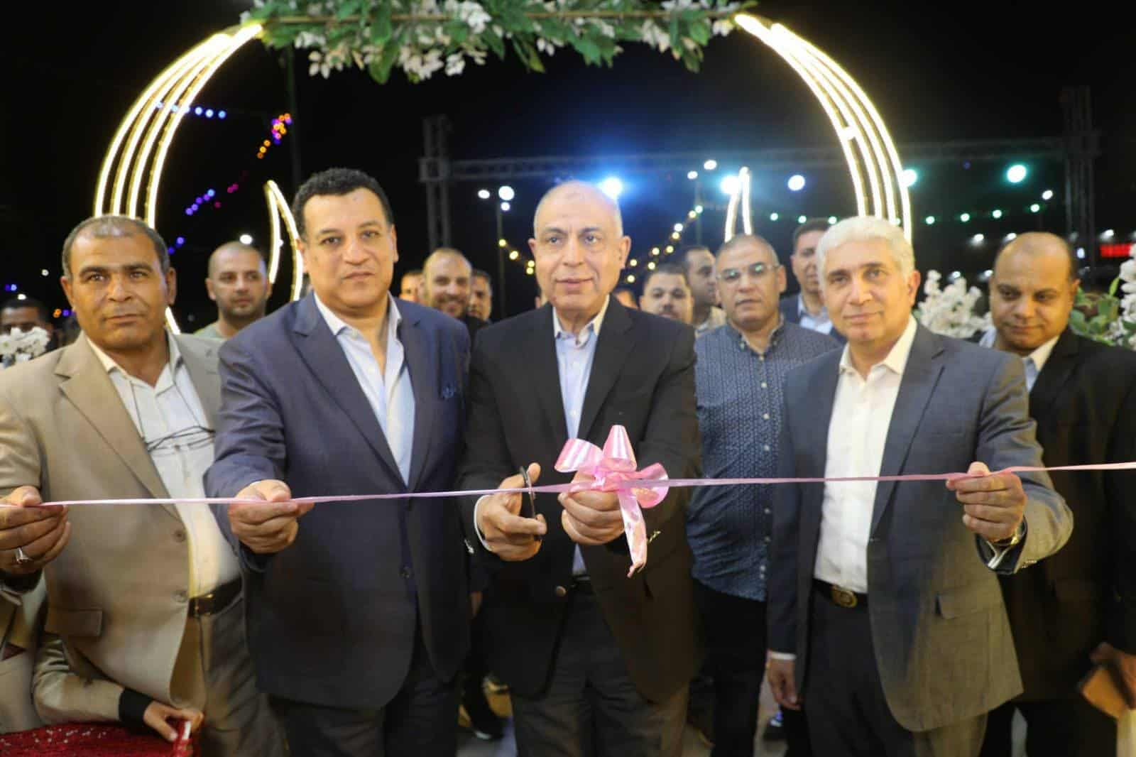 استعداداً للعام الدراسي الجديد..   محافظ المنيا يفتتح معرض “أهلاً مدارس” بتخفيضات تصل إلى 30%