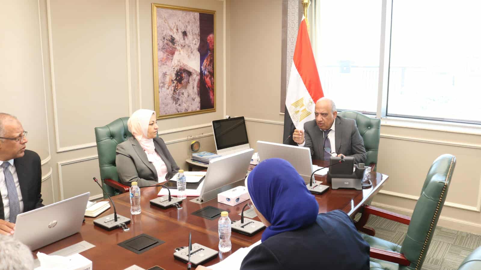 وزير الكهرباء يستعرض مستجدات تنفيذ مشروعات الطاقات الجديدة والمتجددة في إطار الاستراتيجية الوطنية للطاقة