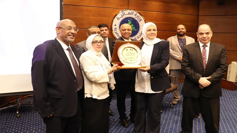 مصلحة الضرائب  تكريم الأمهات المثاليات لعام 2025