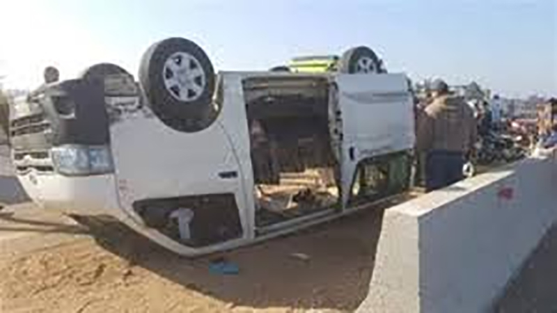 إصابات حرجة لـ 6 أشخاص إثر انقلاب ميكروباص بأطفيح