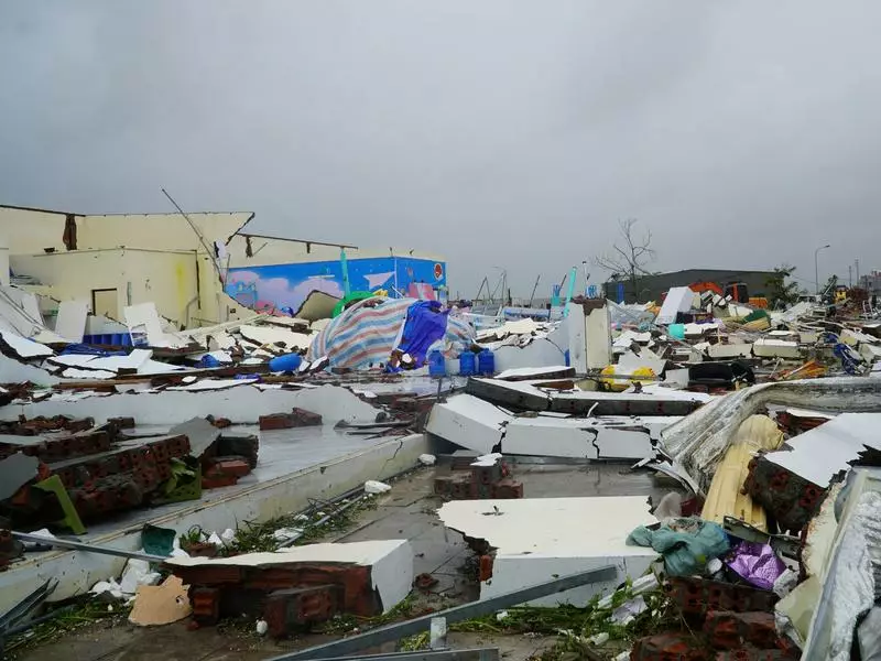 إعصار «بوالوي» يضرب فيتنام.. 12 قتيلاً وعشرات المفقودين