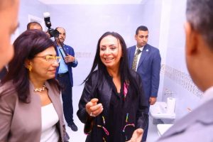 وزيرة التضامن ومحافظ الشرقية يفتتحان منطقة رياض الأطفال بمدرسة السيدة عائشة بالعاشر من رمضان