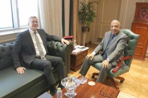 وزيرا الكهرباء والبترول يناقشان خطة عمل التوسع في مشروعات الطاقة المتجددة