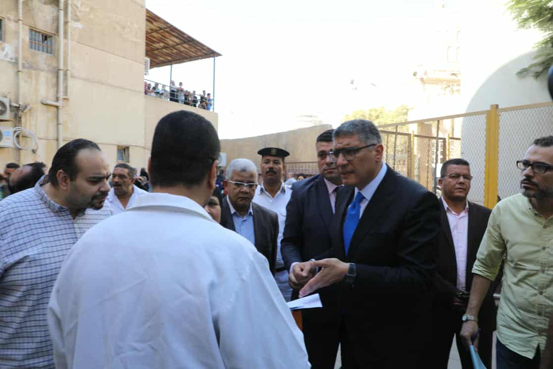 محافظ الجيزة يغير مساره ويفاجئ مستشفى أبو النمرس المركزي